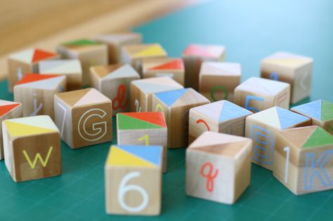 Alphabet Blocks Diy, Baby Blocks Diy, Diy Baby Blocks, Painted Wooden Blocks, Wooden Blocks Diy, Baby Flash Cards, Wooden Baby Blocks, Baby Blocks Baby Shower, Wooden Blocks Toys