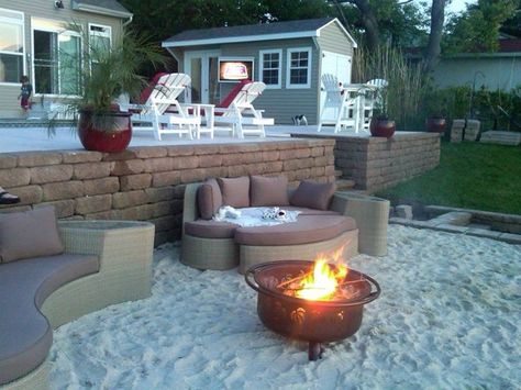 Why bring sand to the beach when you can bring the beach to you! Here are 20 creative beach-style outdoor living ideas. Outdoor Living Ideas, Backyard Hammock, Backyard Beach, Landscape Designs, Backyard Fire, Fire Pit Backyard, Living Ideas, Garden Seating, Creative Living