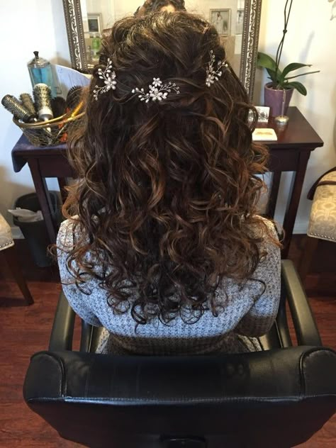 Curly Bridal Hair, Formal Hairstyles For Long Hair, Curly Wedding Hair, Hairdo Wedding, Wedding Hair Inspiration, Wedding Hair Down, Wedding Hair Makeup, Fancy Hairstyles, Bridal Hair And Makeup