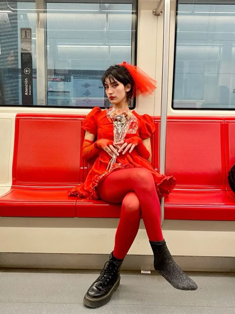 Lydia Bride Costume, Lydia Deetz Wedding Costume, Lidia Deetz Costume, Beetlejuice Wedding Costume, Beetlejuice Costume Ideas, Lidia Beetlejuice Costume, Beetlejuice Aesthetic Outfit, Lydia Costume Beetlejuice, Diy Lydia Deetz Costume