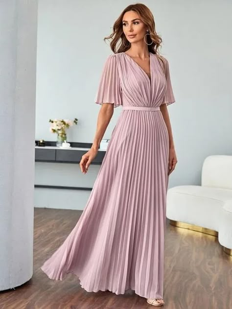 Crush Fabric Gowns, Crush Dress Design, Full Length Frocks For Women, Crush Fabric Dresses Indian, Crush Fabric Dress Design, Chiffon Maxi Dress Indian, Plitted Dresses, Crush Fabric Dress, Pleated Fabric Outfits