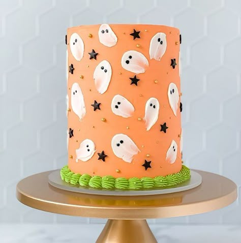 Ghost Smash Cake, Halloween Cake Ideas Birthday, Ghost Cakes, Halloween Cakes Ideas, Cake Decorating Halloween, Halloween Cake Design, Cute Halloween Cakes, Halloween Birthday Cake, Halloween Cake Ideas