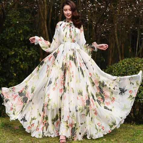 New Party Wear Dress, Maxi Dress Outfit Ideas, Chiffon Blouses Designs, Circle Skirt Outfits, Floral Print Gowns, Flowered Dress, Floral Frocks, Fashion Sketches Dresses, Maxi Dress Outfit