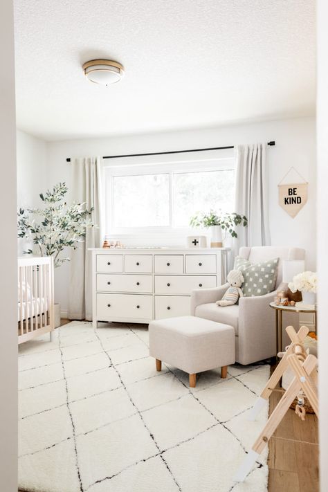 Baby Staples’ Nursery Reveal – Halfway Wholeistic Modern Nursery Design, Gender Neutral Baby Nursery, Baby Nursery Inspiration, Baby Room Neutral, Baby Nursery Neutral, Nursery Room Design, Girl Nursery Room, Baby Boy Room Nursery, Baby Room Inspiration