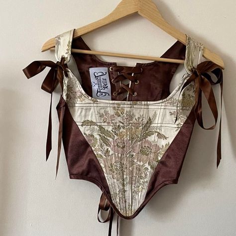 Tapestry Corset, Corset Ideas, Gold Corset, Renn Faire, Grad Outfits, Aberdeen Scotland, Hogwarts School, Wedding Guest Dresses, The Witch