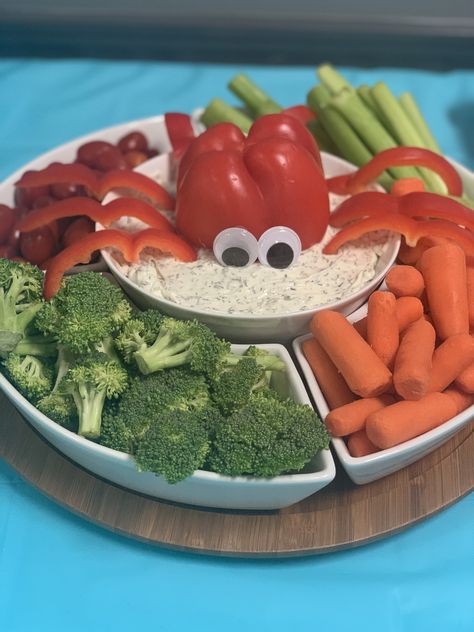 Brookie Cookies, Beach Theme Food, Diy Octopus, Food Art For Kids, Fiesta Tropical, Charcuterie Inspiration, Ocean Party, Raw Foods, Cute Snacks