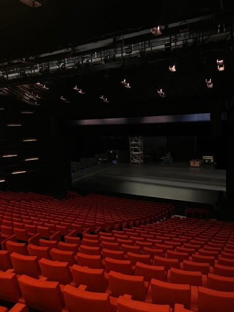 Empty Theatre Aesthetic, Auditorium Aesthetic, Theatre Stage Aesthetic, Elijah Aesthetic, Empty Theatre, Theatre Hall, Arte Jazz, Ap Art Portfolio, Theatre Aesthetic