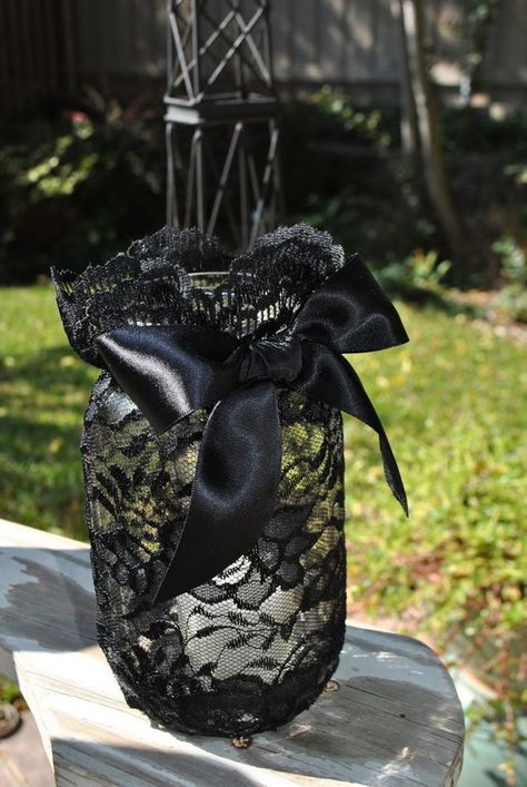 40+ Fascinating Halloween Wedding Ideas for Unforgettable Memories Halloween Wedding Ceremony Decor, Halloween Wedding Centerpieces, Gothic Diy, Fantasy Crafts, Spooky Wedding, 30th Birthday Ideas For Women, Dark Wedding Theme, Halloween 23, Dj Wedding