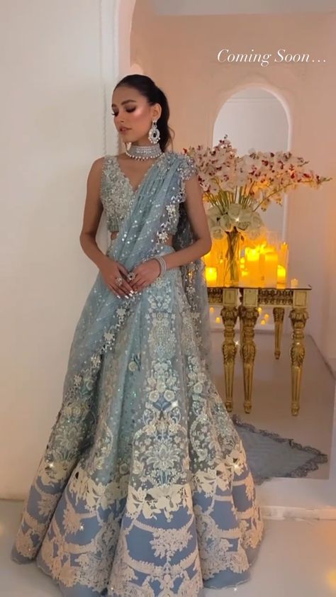 Indian Prom Dresses, Mehandi Outfit, Indian Wedding Guest Dress, Indian Outfits Modern, Indian Fits, Desi Dress, Latest Bridal Lehenga, Wedding Lehenga Designs, Desi Fits