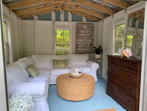 Small Shed Ideas Hangout Interior, Shed Hangout Ideas Aesthetic, Teen Shed Hangout, Shed Chill Room, Aesthetic She Shed Interior, She Sheds Ideas Backyard Retreat, She Shed Ideas Interior Small Spaces, Boho She Shed Interior, Shed Teenage Hangout