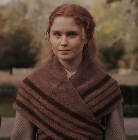 #bethmarch #littlewomen #elizascanlen #bethmarchicon #littlewomenicon #elizascanlen Fantasy Faceclaims, Comfort Films, Eliza Scanlen, Little Women Costumes, Beth March, Little Women Aesthetic, March Sisters, Period Drama Movies, Sick Of People