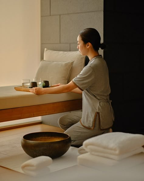 Aman Spa, Spa Advertising, Moving Meditation, Aman Tokyo, Korean Spa, Spa Lifestyle, Spa Space, Japanese Spa, Kempinski Hotel