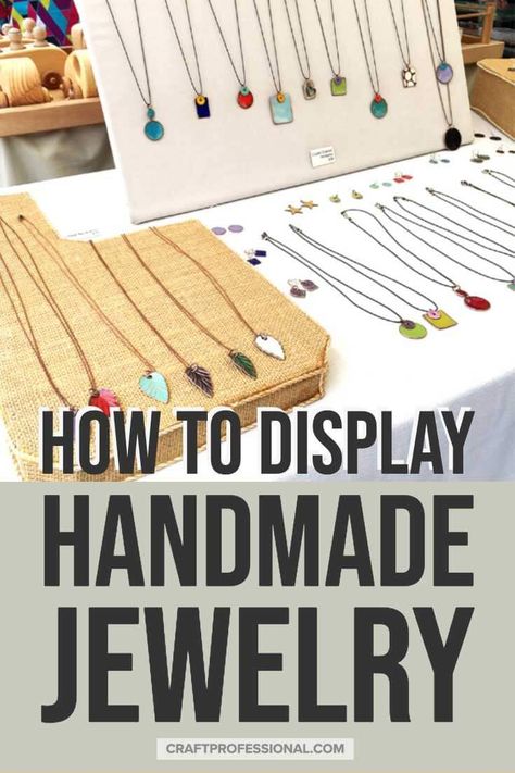 How to display handmade jewelry at craft fairs. Lots of tabletop jewelry display photos. Displaying Jewelry For Sale Booth Ideas, Earring Craft Fair Display, Craft Fair Bracelet Display Ideas, Craft Show Earring Display Ideas, Jewelry Booth Display Ideas, Jewelry Booth Display, Jewelry Vendor Display, Jewelry Display Booth, Jewelry Counter