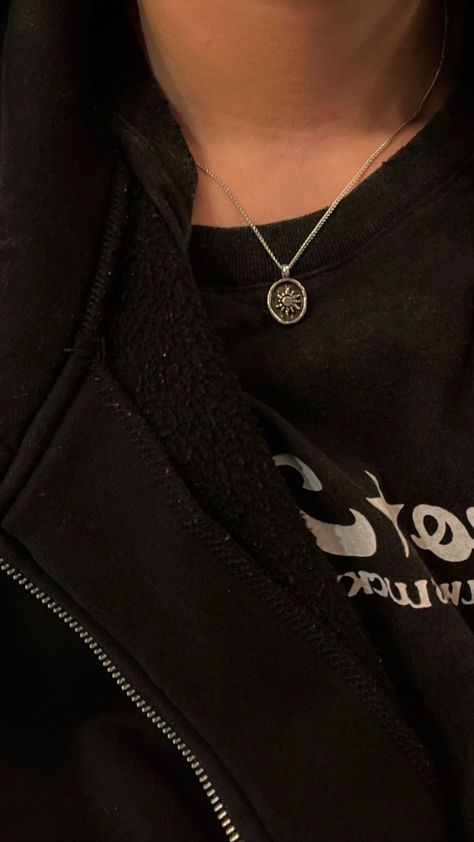 Men With Necklace Aesthetic, Masc Jewelry, Night Necklace, 25th Bday, Womens Necklaces Silver, Streetwear Jewelry, Minimalistic Jewelry, Necklace Aesthetic, Bday Gift