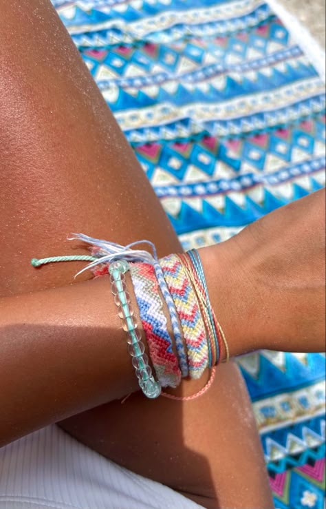 Beachy Bracelets, Cute Friendship Bracelets, Surf Jewelry, Preppy Jewelry, Bracelet Stacks, Summer Bracelet, String Bracelets, Bracelet Inspo, Diy Bracelets Patterns