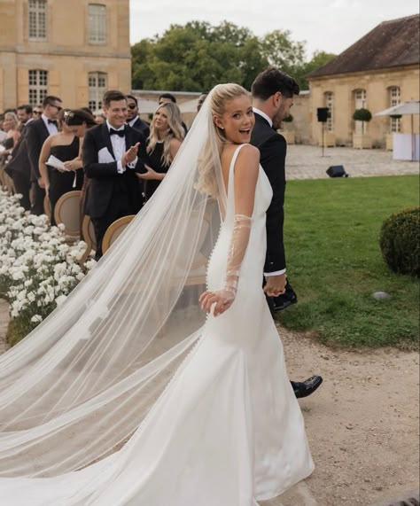 Bridal hair down with veil