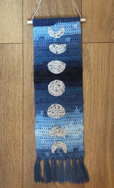 Easy Crochet Wall Hanging, Crochet Moon Phases Pattern Free, Crochet Phases Of The Moon, Crochet Wall Art Pattern Free, Moon Phases Crochet, Moon Phases Crochet Pattern, Crochet Moon Phases, Crochet Moon Wall Hanging Pattern Free, Crochet Tapestry Pattern Moon