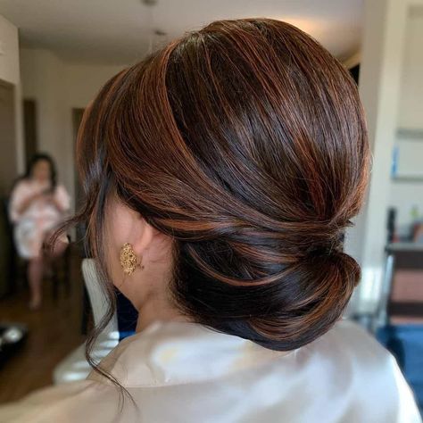 Low Bun Look With Highlights Grandma Of Bride Hair, Hairdo For Mom Of The Bride, Wedding Updos For Mother Of The Bride, Mother Of The Bride Hair Updo Classy, Hair Styles For Mother Of The Groom, Bride Hairstyles 2023, Mother Of The Bride Hair Updo, Mom Hairdo, Mom Of Bride Hairstyles