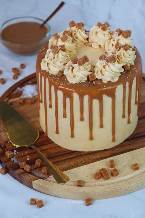 Caramel Cake Birthday, Gourmet Birthday Cake, Caramel Cake Decoration Ideas, Brown Cake Ideas, Butterscotch Cake Decoration, Fancy Cake Recipes, Salted Caramel Cake Recipe, Chocolate And Caramel Cake, Caramel Cake Decoration