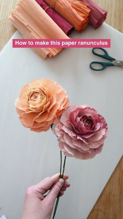 Cynthia Meiring | Paper Flowers (@cynthia.meiring.studio) • Photos et vidéos Instagram Cricket Paper Flowers, Crete Paper Flowers, Small Crepe Paper Flowers Diy, Paper Flowers Vase, How To Make Tissue Paper Flowers, Boho Paper Flowers, Crate Paper Flowers, Fall Paper Flowers, Paper Table Decorations