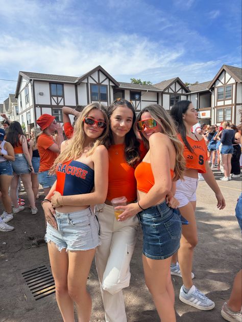 Syracuse university college football game day tailgate frat party fit college life going out party dart basketball I Think Im In Love, Study Pics, Gameday Fits, Game Day Fits, College Closet, College Gameday, College Game Day, Day Fits, Study Pictures