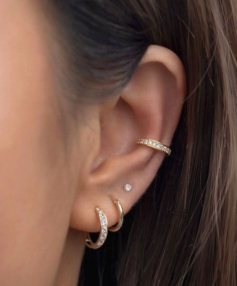 2nd Ear Piercing, Surfergirl Style, Minimalist Ear Piercings, Ear Peircings, Cool Ear Piercings, Pretty Ear Piercings, Cute Ear Piercings, Jewelry Accessories Ideas, Dope Jewelry