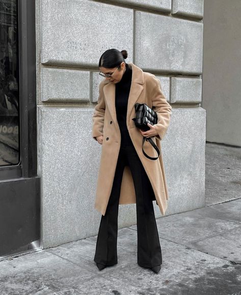 Wide Leg Pants And Jacket Outfit, Winter Outfits Black Trousers, Bootleg Trousers Outfit, Wide Leg Trousers Boots, Winter Boots With Wide Leg Pants, Wide Leg Trousers With Boots, Wide Trousers Outfit Winter, Fall Wide Leg Trousers With Belt Loops, Luxury High-waisted Wide Leg Pants For Fall