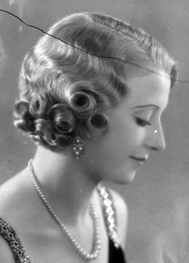 20s Flapper Hair Long, Short 20s Hairstyles, 1930s Hairstyles Short, 1930s Long Hair, Flapper Hair Tutorial, 1930s Updo, 1930s Headpiece, 1930s Fashion Hair, 1930 Hairstyles