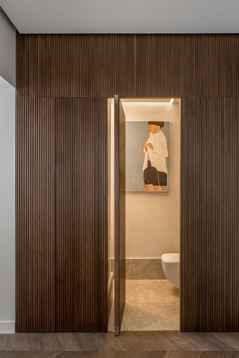 Toilet Door Ideas, Hidden Bathroom Door, Secret Door Ideas, Door Remodel, Bathroom Door Design, Hidden Toilet, Pintu Interior, Powder Room Design, Modern Toilet