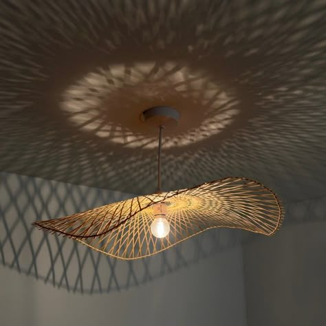 Cool Lamp Shade, Small Bedroom Lighting, House Motivation, Lamp Shades Diy, Rental Kitchen Makeover, Bamboo Ceiling, Wicker Pendant Light, Buffet Restaurant, Bamboo Lamp