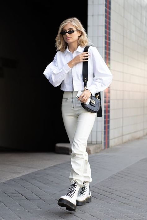 Go For a Monochrome Look White Platform Doc Martens Outfit, Outfits With White Doc Martens, White Dr Martens Outfit, White Combat Boots Outfit, White Doc Martens Outfit, How To Style Dr Martens, White Docs, Doc Martens Outfits, Combat Boot Outfit