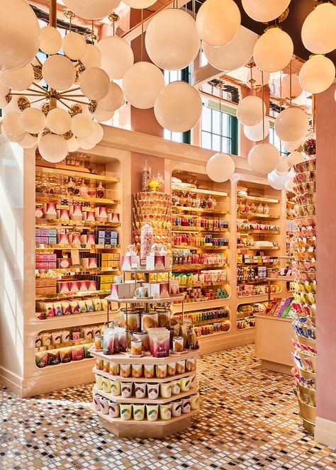 Jean-Georges's Perfectly Pink New Candy Shop Is A Chic Confectionery Dream Tin Building, Candy Store Design, Candy Store Display, Gift Shop Displays, Candy Room, Luxury Candy, Bitters Recipe, Chocolate Stores, Candy Display