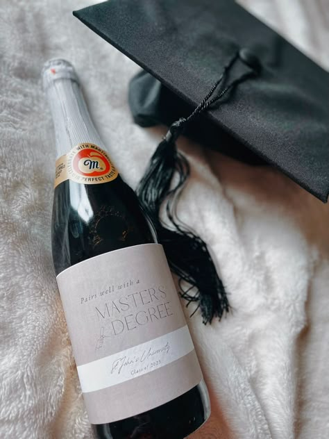 Graduation champagne with a masters degree custom label Degree Picture, Masters Graduation Pictures, Degree Gift, Masters Graduation, Mastered It, Teaching Degree, Prayer Vision Board, Year Vision Board, 5 Year Plan