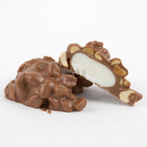 Vanilla or Maple Peanut Mounds | Country Kitchen SweetArt Cake, Candy and Cookie Ideas Bun Candy Bar Recipe, Bun Bars Recipe, Mounds Bars Recipe, Mounds Bar, Candy Bar Recipe, Peanut Clusters, Candy Truffles, Candy Recipes Homemade, Candy Treats