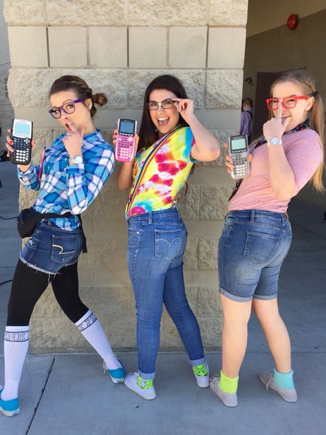 Nerd day for spirit week! Lol Twin Day Outfits, School Dress Up Days, Nerd Costumes, Spirit Day Ideas, Nerd Costume, Spirit Week Ideas, Tourist Outfit, Homecoming Spirit Week, School Spirit Week