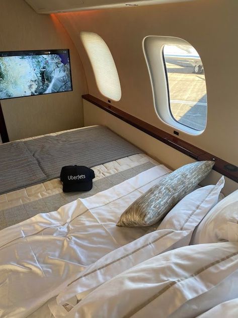 777 Private Airplane Interior, Private Plane Interior, Private Airplane, Interior Design Luxury Modern, Jets Privés De Luxe, Private Flight, Airplane Interior, Private Jet Interior, Amazing Interiors