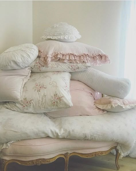 Pillow Aesthetic, Soft Room, Shabby Chic Aesthetic, Ruffle Pillow, Pink Pillows, House Room, Room Inspiration Bedroom, Pink Princess, Dream Bedroom