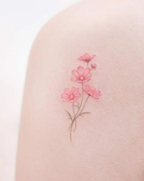 Poppy And Cosmos Tattoo, Tato Flower, October Birth Tattoo Ideas, Mini Flowers Tattoo, Cosmos Tattoo Design, Cosmos Flower Tattoo October, Cosmos Flower Tattoos, October Birth Flower Tattoo Cosmos, Marigold And Cosmos Tattoo