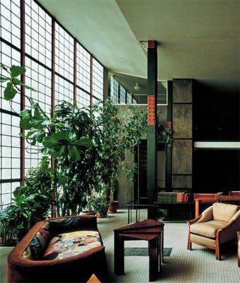 Pierre Chareau (1883-1950) avec Bernard Bijvoet et Louis Dalbet | La Maison de Verre | 31 Rue St-Guillaume | Paris | 1928-1932 Pierre Chareau, Interior Design Per La Casa, Interior Vintage, London Bus, Design Del Prodotto, Vintage Interiors, Interior Garden, Glass House, Modernism