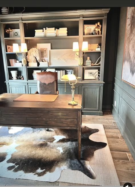 Home Office Western, Western Study Room, Western Bookcase Decor, Western Office Decor Ideas Ranch, Cowboy Office, Western Bookshelf Decor, Western Office Decor Ideas, Western Office Decor, Western Office