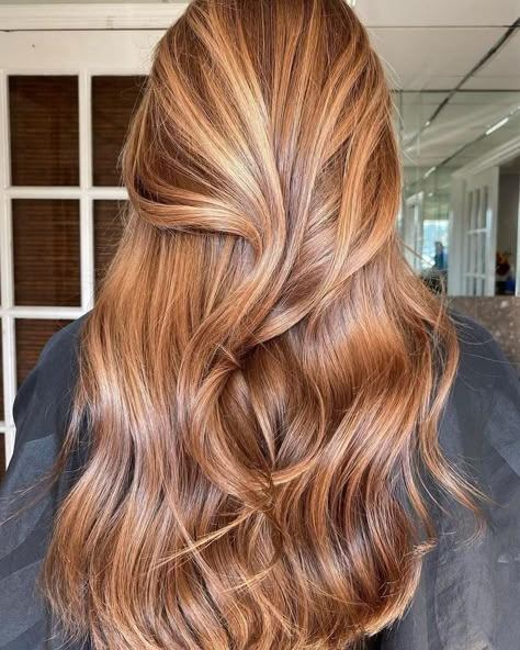 Light Copper Highlights, Light Auburn Hair, Copper Blonde Hair, Rambut Brunette, Strawberry Blonde Hair Color, Copper Blonde, Honey Brown Hair, Hair Color Caramel, Hair 2022