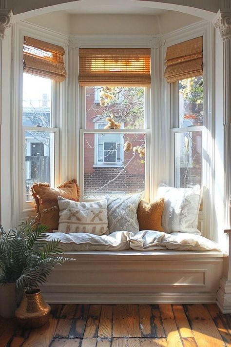 Bay Window Room Ideas Bedrooms, Bay Window Seat Living Room, Bay Window Ideas Bedroom, Bay Window Ideas Living Room, Window Seat Bay Window, Window Nook Ideas, Cozy Bay Window, Bay Window Reading Nook, Bay Window Seat Ideas