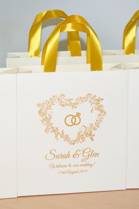 Wedding Souvenir Ideas For Guests, Ivory Gold Wedding, Wedding Goodie Bags, Personalized Bags, Recipes Snacks, Wedding Lanterns, Wedding Gift Bags, Wedding Welcome Bags, Flyer And Poster Design