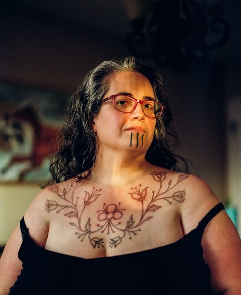 An ‘Ancestral Memory’ Inscribed in Skin - The New York Times Native Woman Tattoo, Native Tattoos For Women, Ojibwe Tattoo, Native Woman, Native Tattoos, Native American Tattoos, 30 Fashion, Woman Tattoo, Line Tattoos