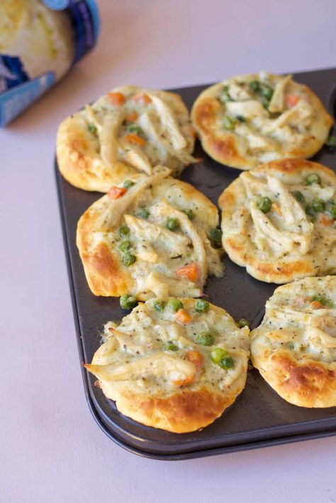 Chicken Pot Pie Recipe With Biscuits, Classic Chicken Pot Pie, Biscuit Chicken Pot Pie, Grands Biscuits, Mini Pot Pies, Chicken Pot Pies, Mini Chicken Pot Pies, Hearty Chicken, Muffin Tin Recipes