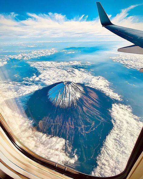 Gunung Fuji, Mount Fuji Japan, Fuji Japan, Fuji Mountain, Monte Fuji, Mont Fuji, Space Photography, Travel Globe, Natural Building