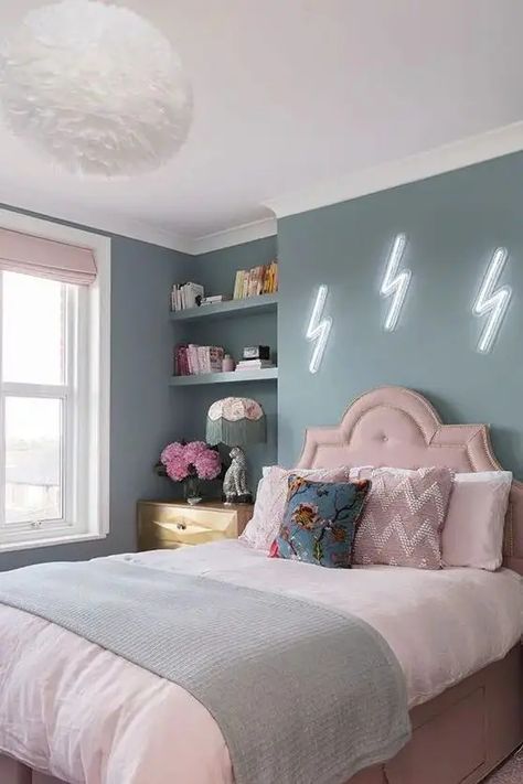 40 Awesome Teen Girl Bedroom Decor Ideas - Shelterness Pink Bedroom Aesthetic, Girls Blue Bedroom, The Pink House, Girls Bedroom Colors, Future Board, Teenage Room, House Bedroom, Girl Bedroom Designs, Pink House