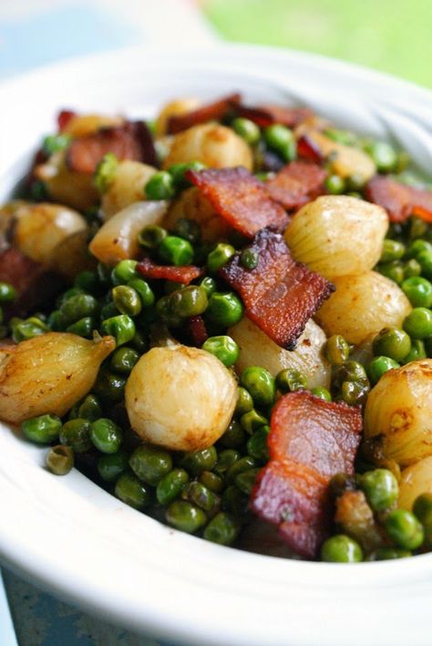 Pearl Onions, Peas and Bacon Braised Vegetables, Pearl Onion Recipe, Peas And Bacon, Pearl Onions, Onion Recipes, Veggie Side Dishes, Bbc Good Food Recipes, Vegetable Side, Vegetable Sides