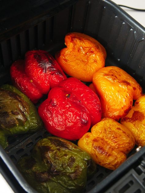 Roast Bell Peppers, Air Fryer Recipes Uk, Roasted Bell Peppers, Small Air Fryer, Cooks Air Fryer, Air Fried Food, Bell Pepper Recipes, Air Fryer Oven Recipes, Make Hummus