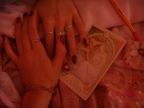 Relationship Vision Board Wlw, Wlw Hand Holding, Willow Rosenberg Aesthetic, Wlw Holding Hands, Wlw Valentines Day, Lovers Card Tarot, Wlw Aesthetic Faceless, 8 Of Swords, Tarot Arcana